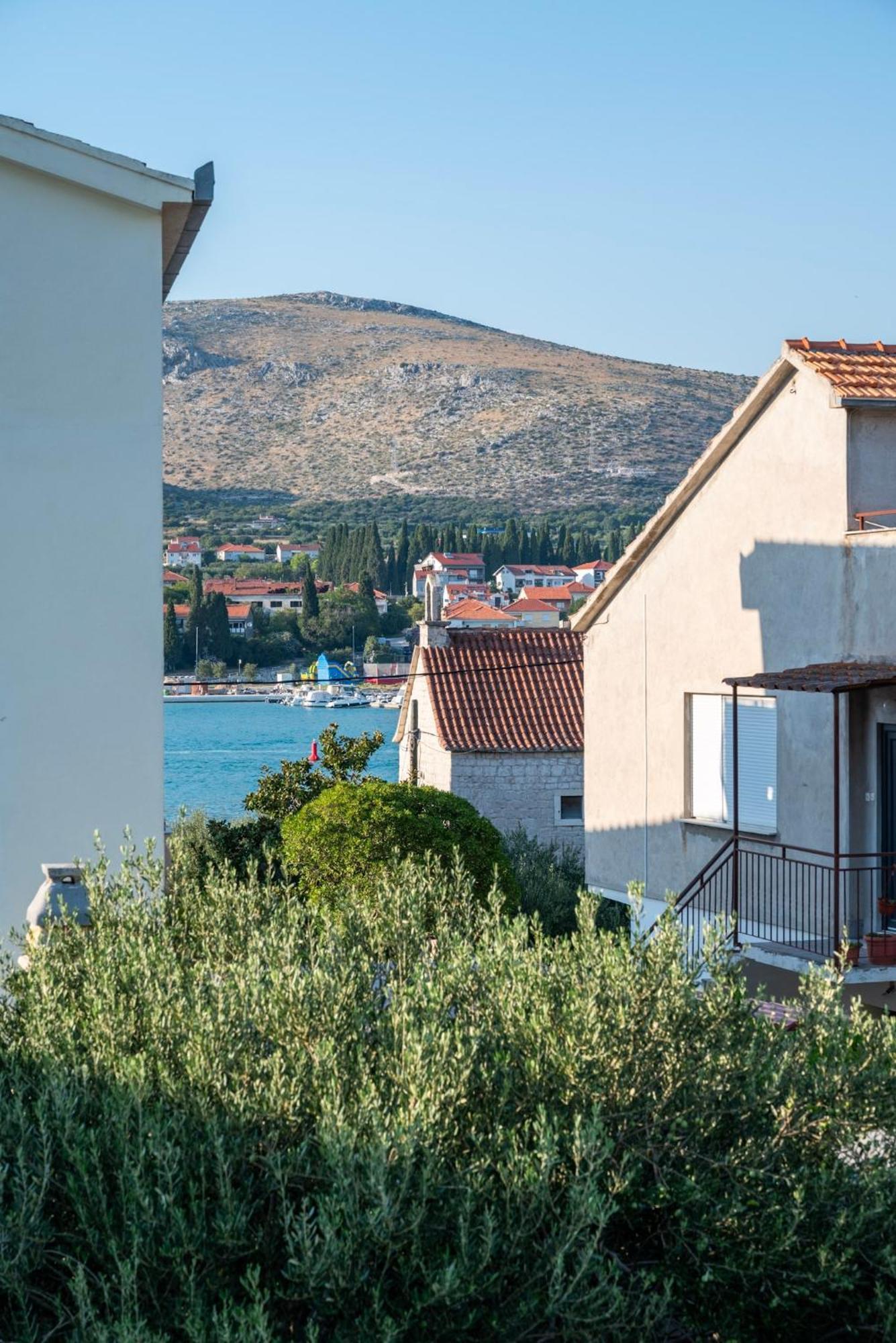 Apartman Karlo Antonio Apartment Trogir Exterior photo